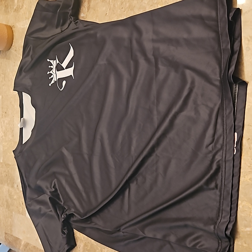 King shirt black
